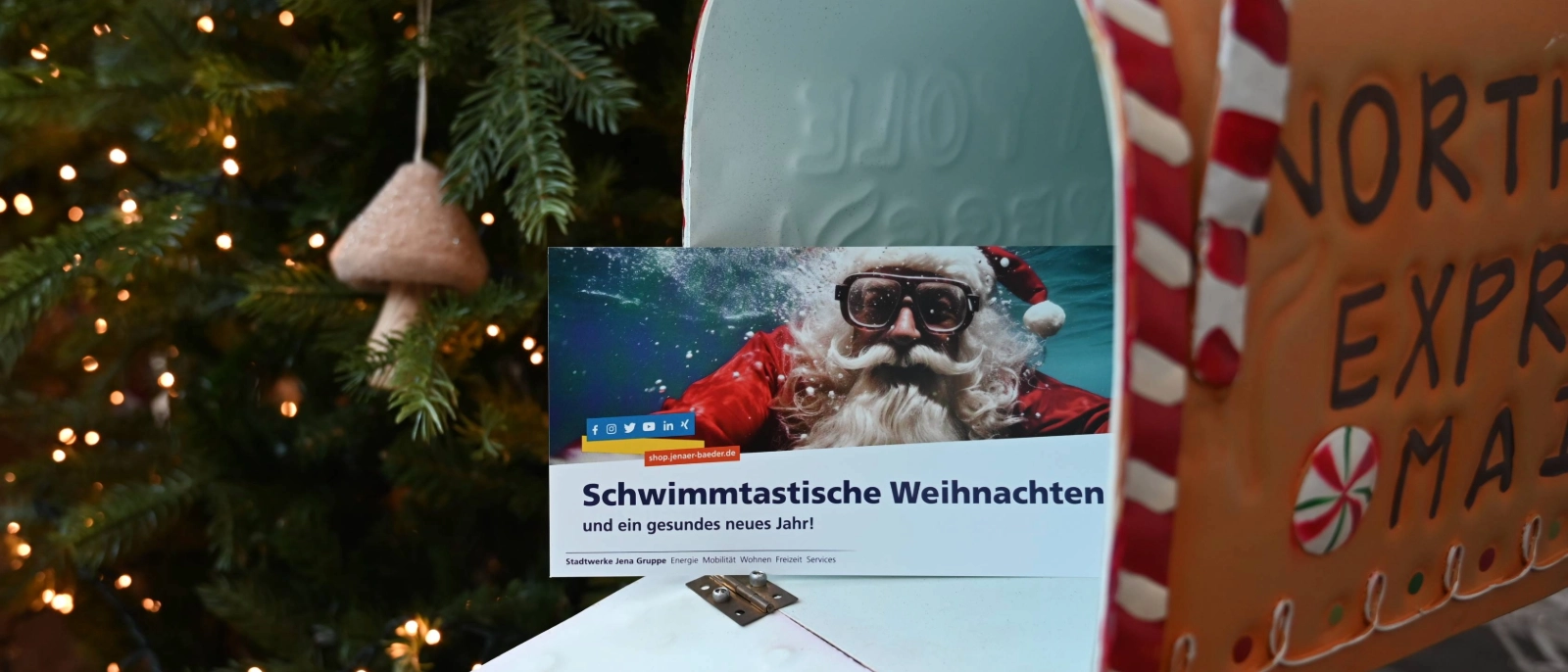 Schwimmtastische Weihnachten mit unseren Bäder-Gutscheinen.