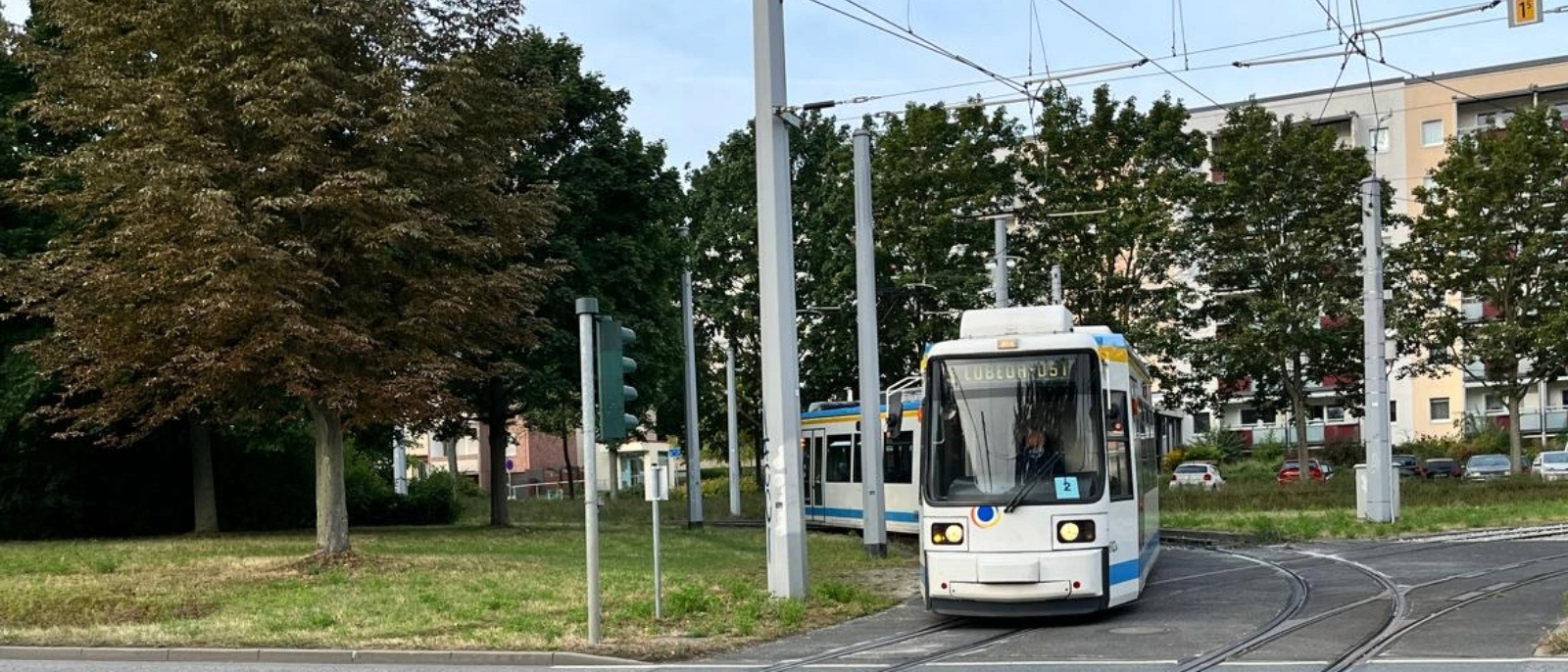 Straßenbahn am Gleisdreieck Winzerla über die Rudolstädter Straße