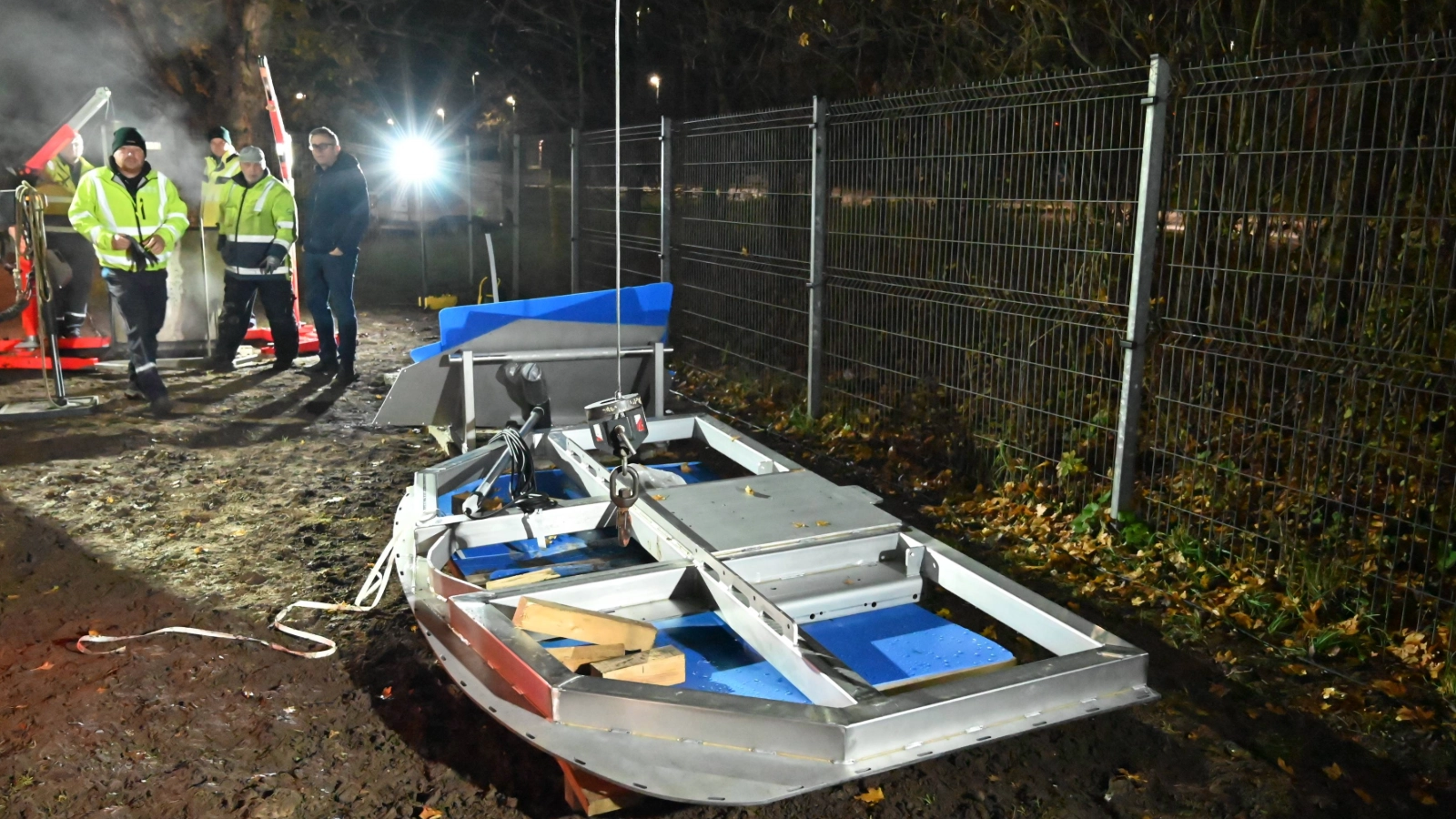 In der vergangenen Nacht hat der Zweckverband JenaWasser in Jena-Nord mit dem Einbau einer ersten digital steuerbaren Kanalklappe in seinen Abwasser-Hauptsammler begonnen. 