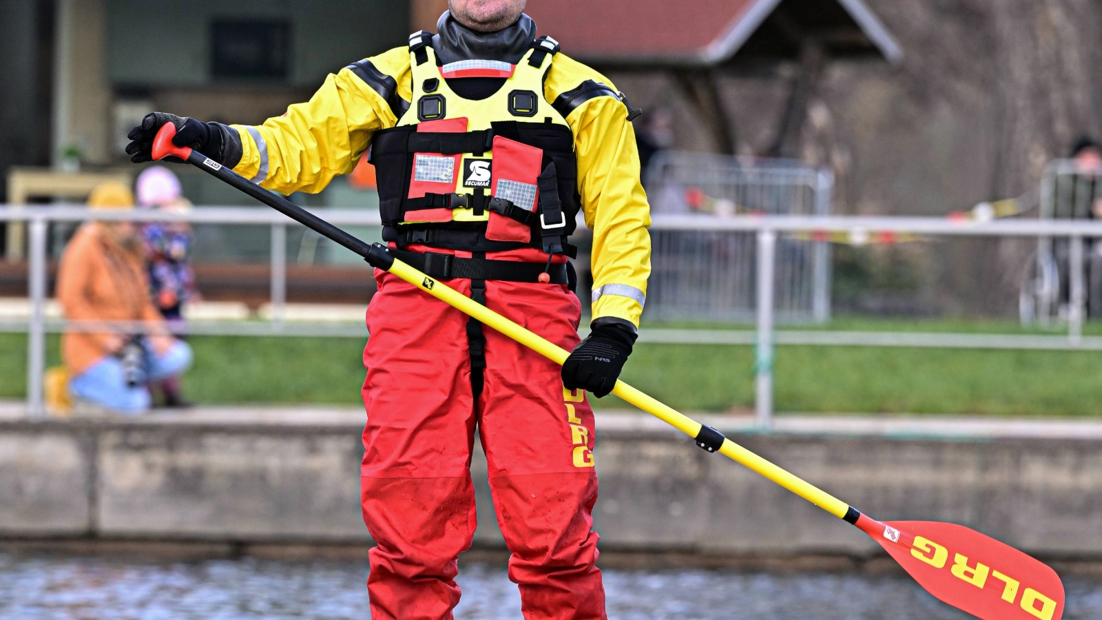 Das 5. Neujahrsschwimmen im Jenaer Südbad lockte am 1. Januar beeindruckende 1.842 Gäste an den Schleichersee. 