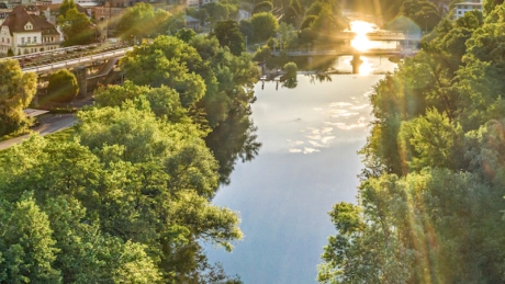 Grüner Energiemix für die Fernwärme in Jena: Flussthermie der Saale spielt wichtige Rolle 