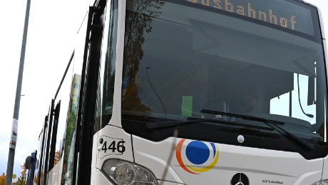 Sperrung der Wiesenstraße: Buslinien 43, 430 und 431 fahren Umleitungsstrecke